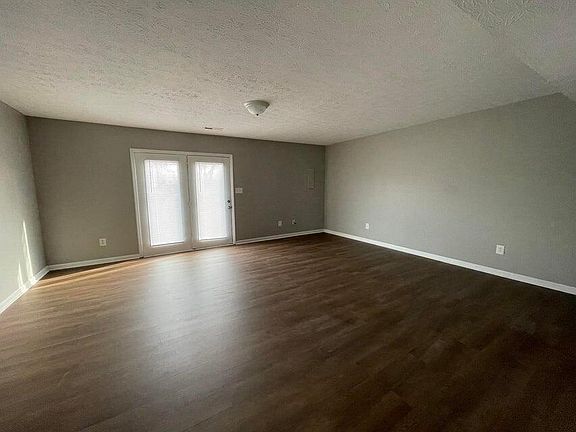 5th image of 205 Tanbark Dr