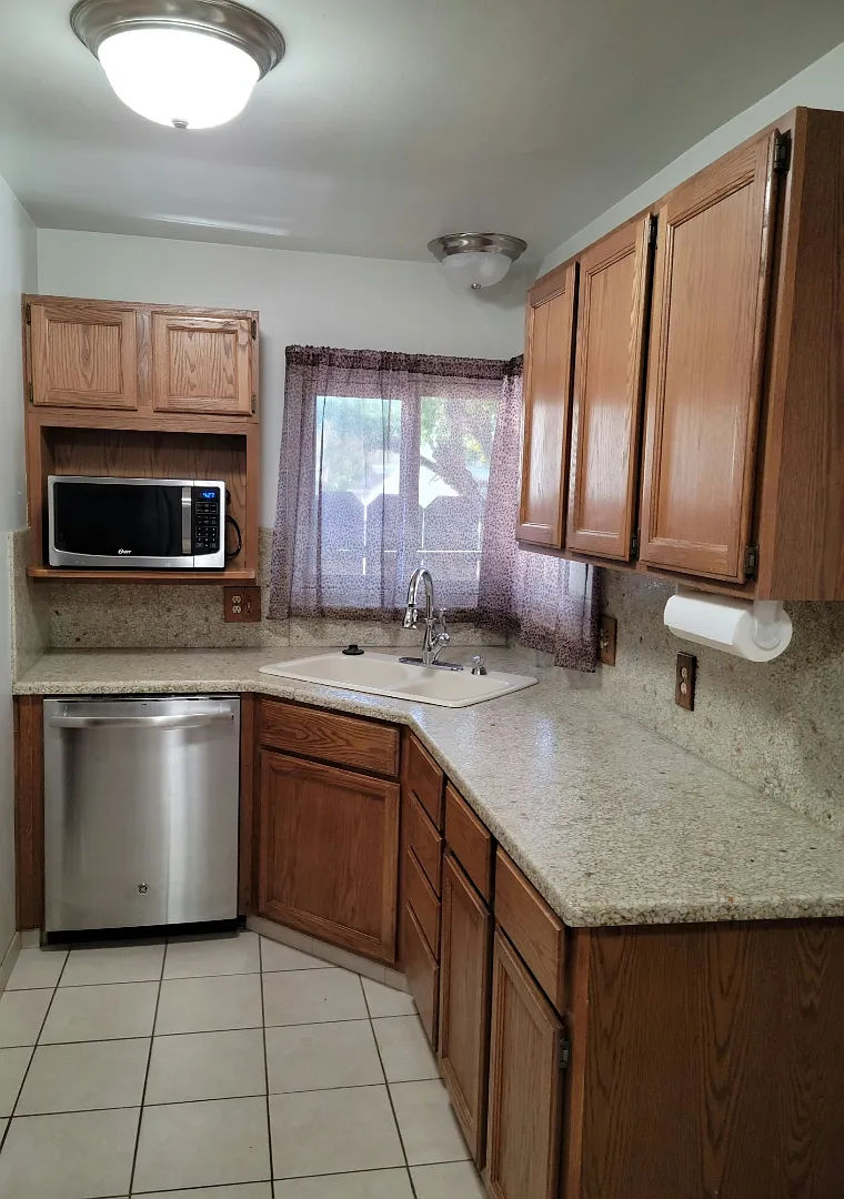 Fir St, Manteca — Photo 4