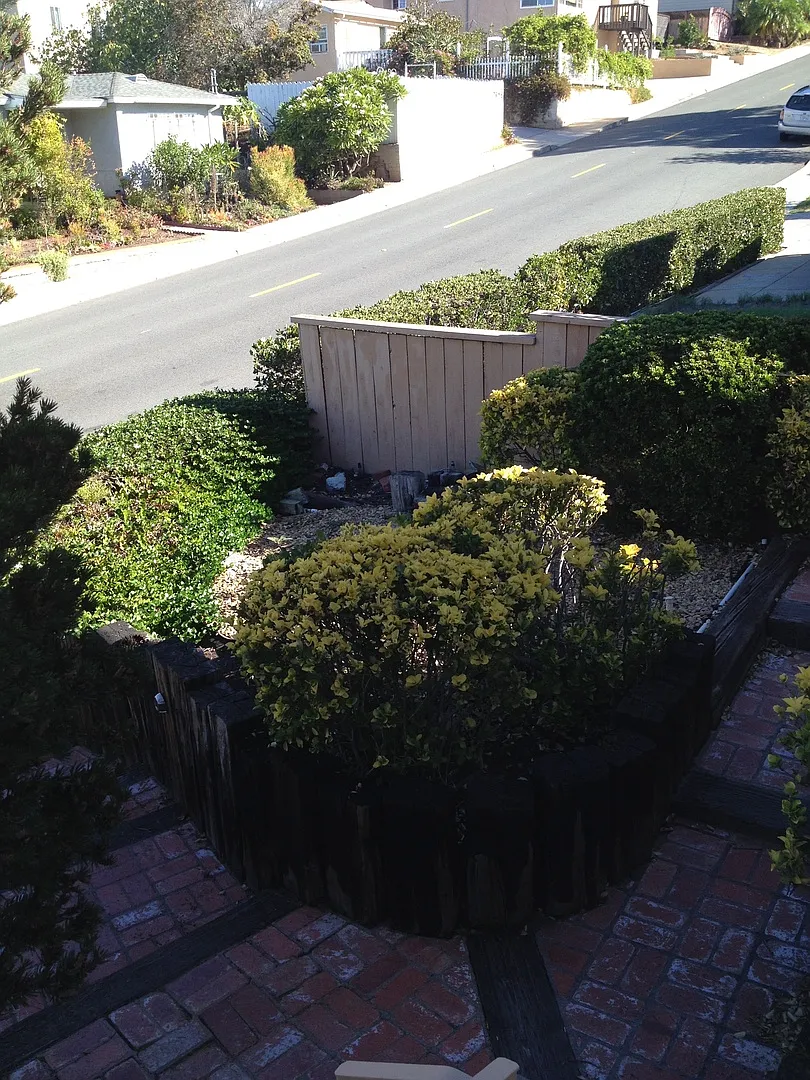 Beautifully Updated 6-Bedroom Home with Spacious Floor Plan! $5,595 — Photo 2
