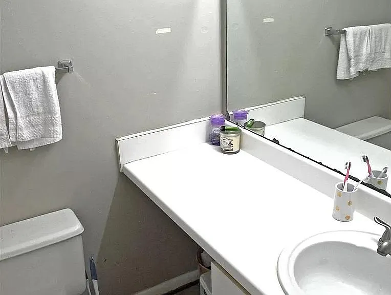 812 Cascade Ct — Photo 1