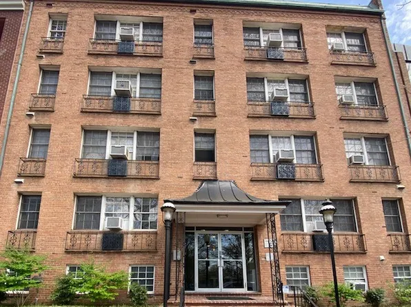 Colonial Arms, 939 26th St NW APT 206, Washington, DC 20037