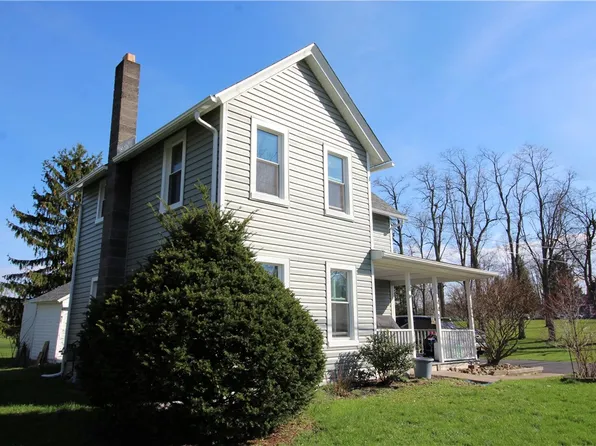 1445 Mertensia Rd, Farmington, NY 14425