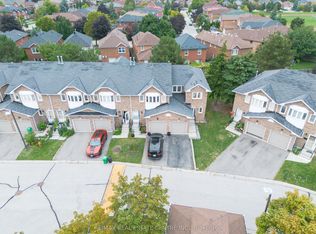 1484 Torrington Dr #51, Mississauga, ON L5V1Y2
