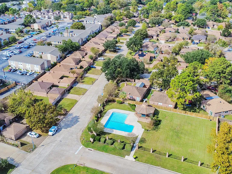 17003 Amidon Dr — Photo 39