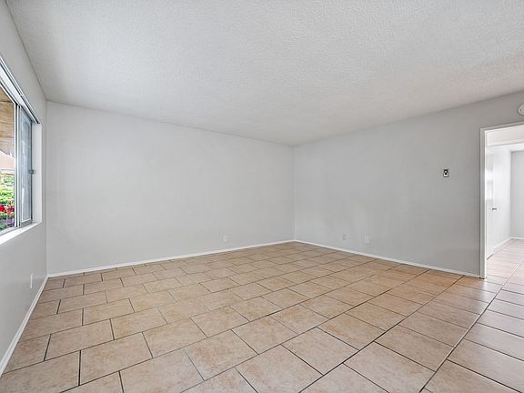 3rd image of 912 Gladys Ave APT 8