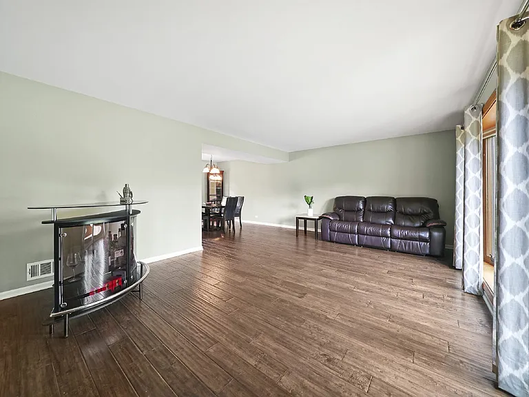 1011 Talltree Ter — Photo 2