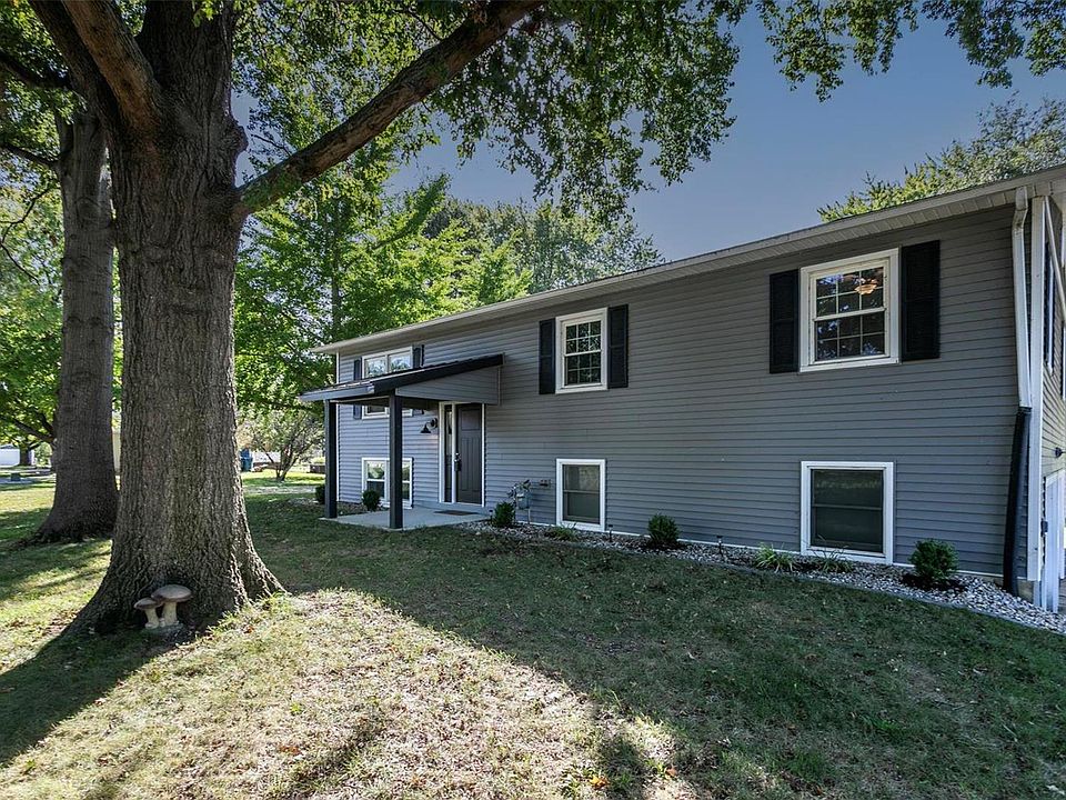 1st image of 1664 Fountainbleu Dr