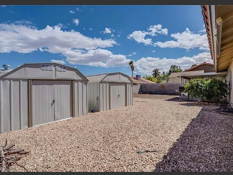 116 Sterling Ct — Photo 15