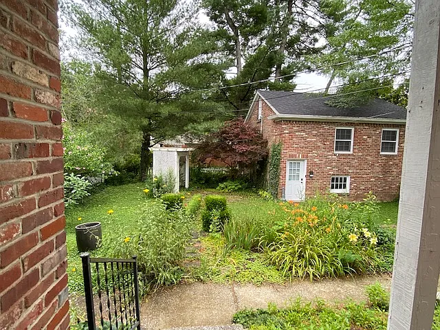 313 Hermitage Dr — Photo 32