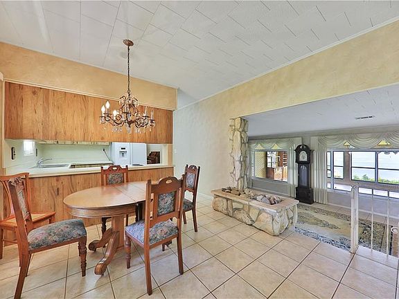 3rd image of 535 S Terrace Dr