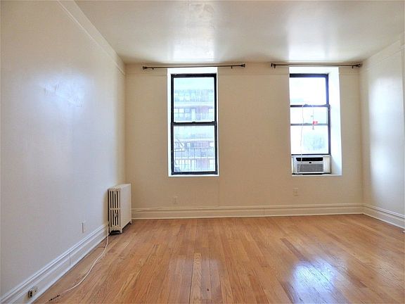3rd image of 1574 2nd Ave APT 3N