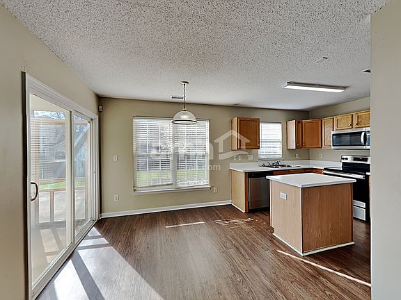 5th image of 8552 Appledale Dr
