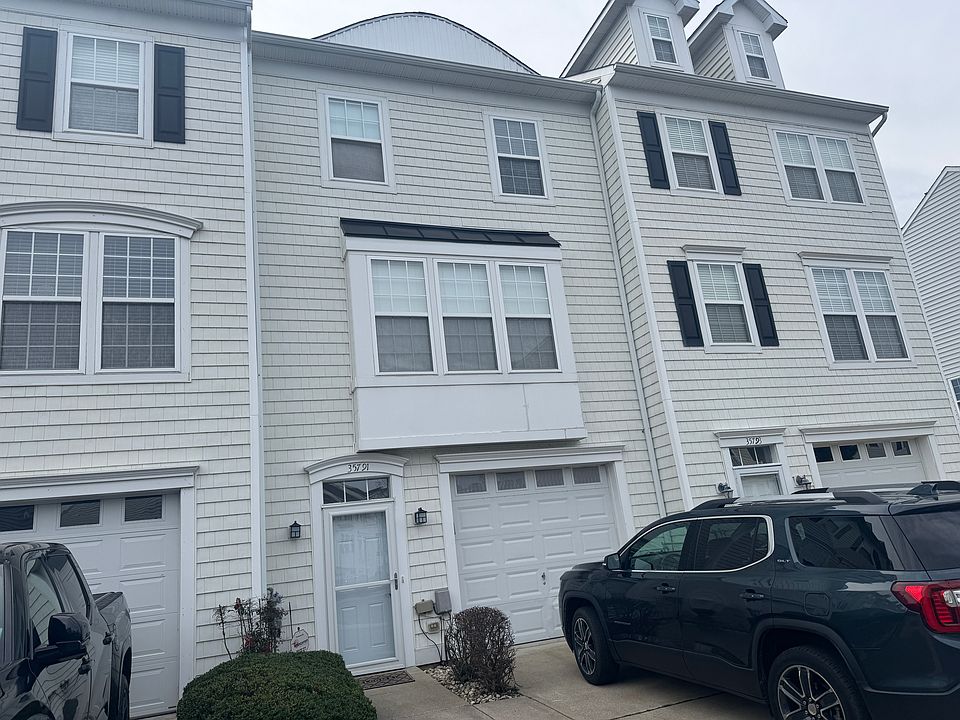 1st image of 35791 S Gloucester Cir