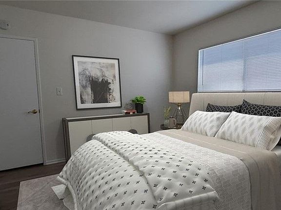 3rd image of 819 E 4th St #Tbd