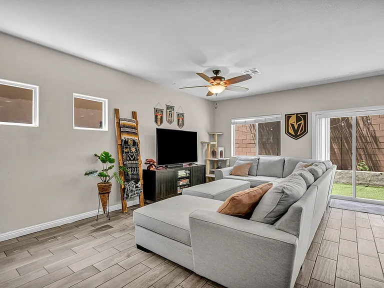 6777 Byron Bay Ct — Photo 34