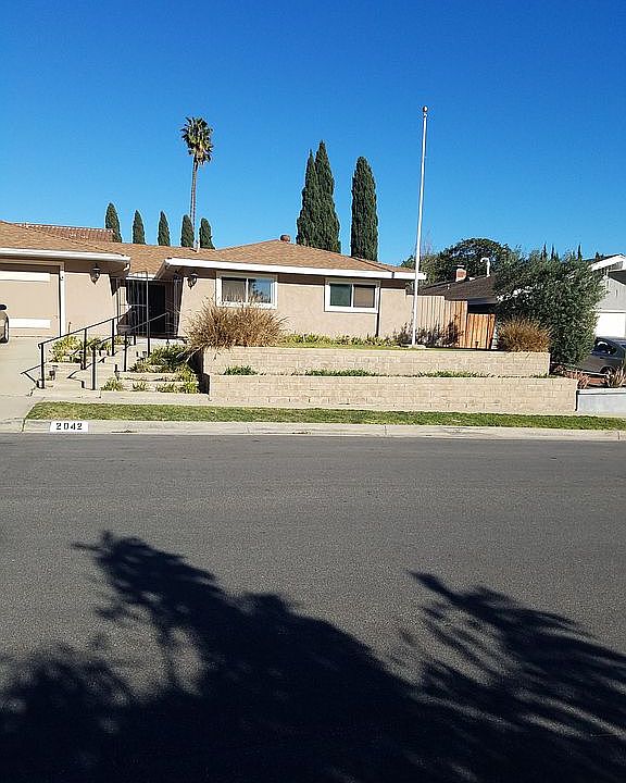 1st image of 2042 N Lyndhurst Ave