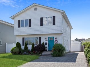 158 Quebec Rd, Island Park, NY 11558