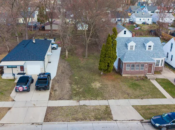 26166 Powers Ave, Dearborn Heights, MI 48125