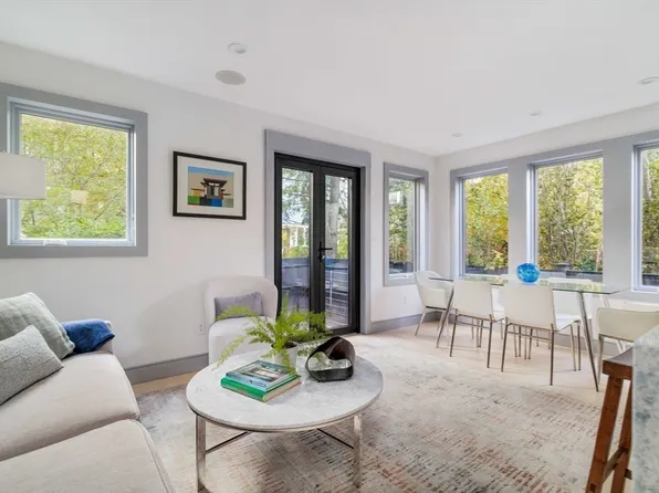 53 Jay St #2, Cambridge, MA 02139