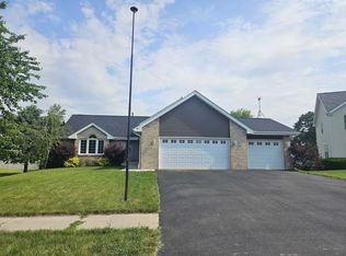 413 Shelden Dr, Winnebago, IL 61088