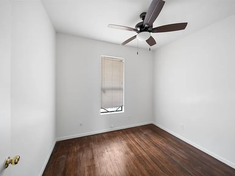 518 Hawthorne St #2 — Photo 11