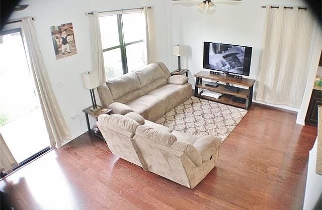1st image of 653 NE 191st St