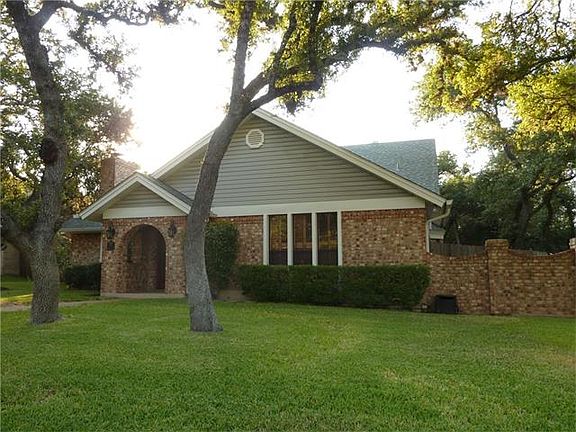 3rd image of 11102 Chateau Hl