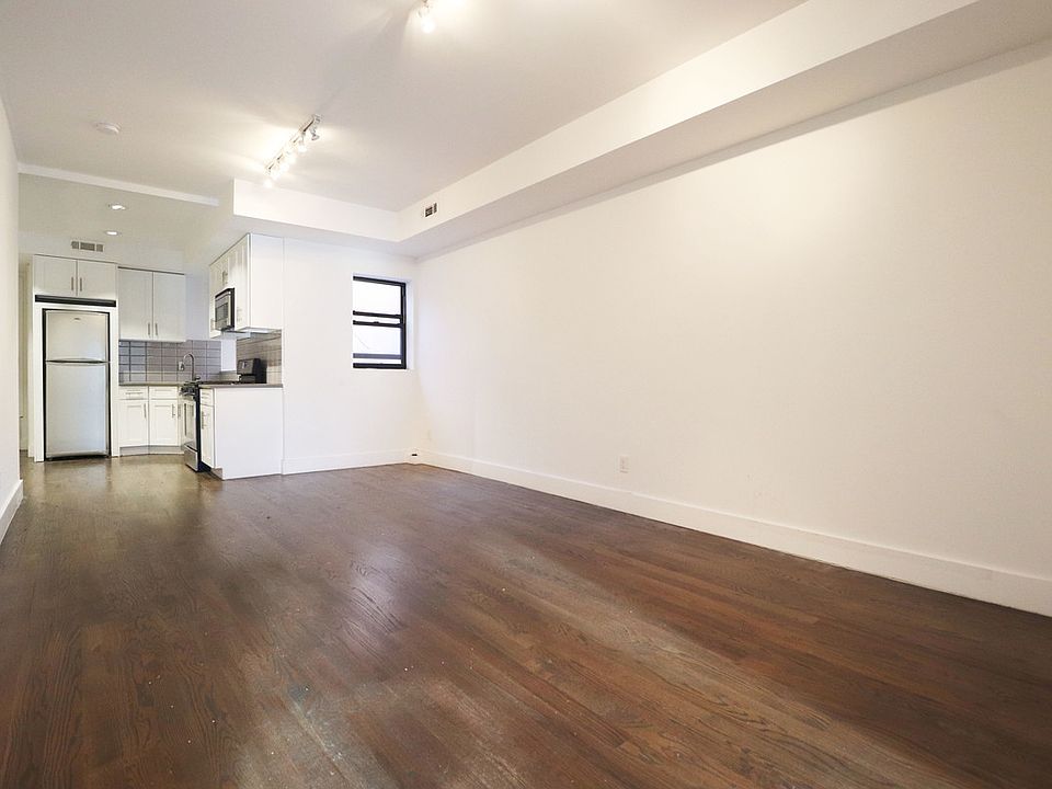 1st image of 25 Brooklyn Ave #5A