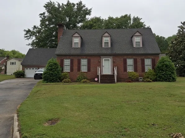 1803 Woodford Pl W, Wilson, NC 27893