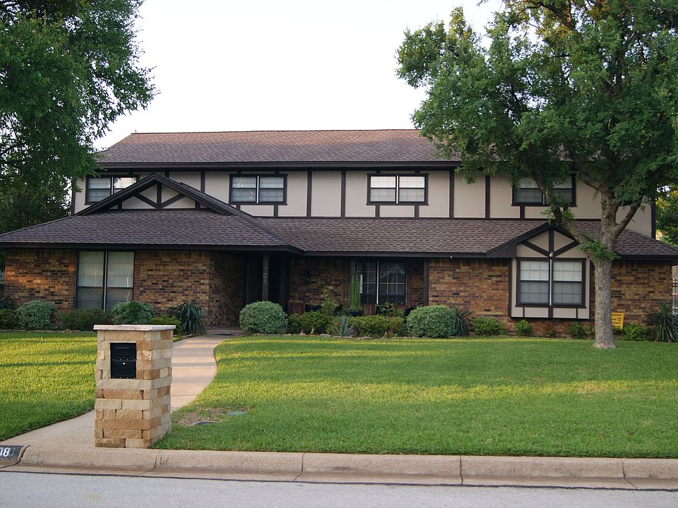 1st image of 1708 Autumn Ln