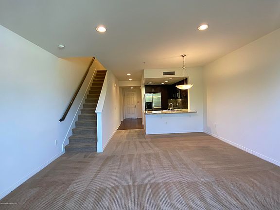 3rd image of 931 E Walnut St Unit 311