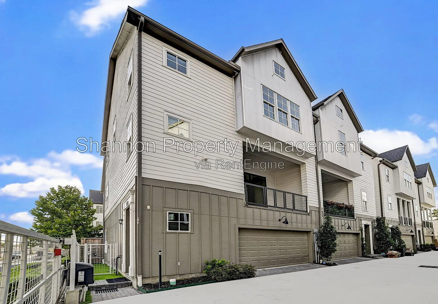 3 bed, 3.5 bath, 2318 sqft, $3,225 — Photo 1
