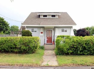 1055 Laura St, Schenectady, NY 12306