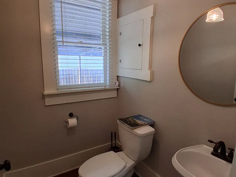 619 Cedar St — Photo 7