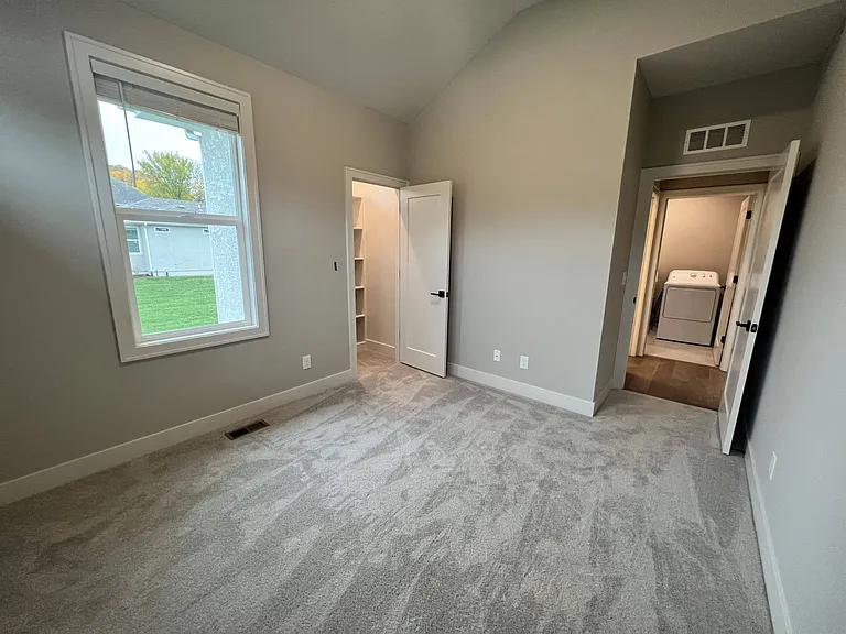 1533 SW Hedgewood Ln — Photo 7