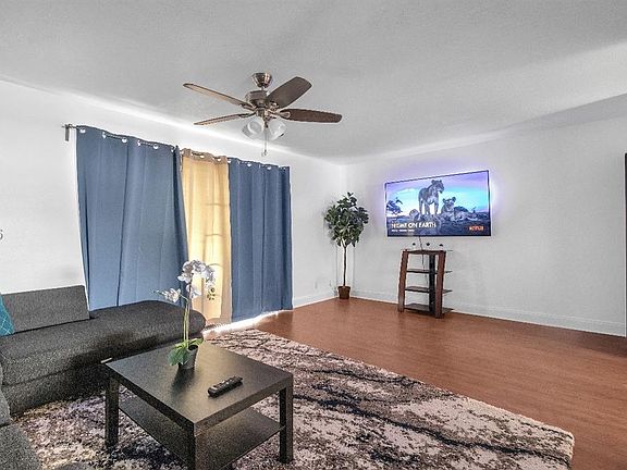 5th image of 9427 NW 42nd St