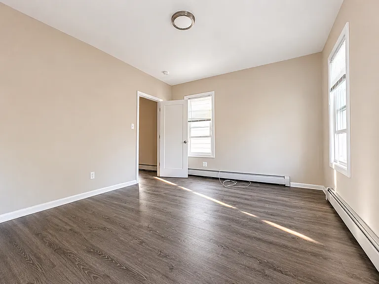 2222 W 6th St #2 — Photo 7