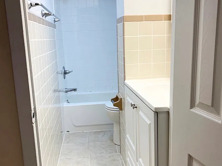 348 E 66th St #2F — Photo 2