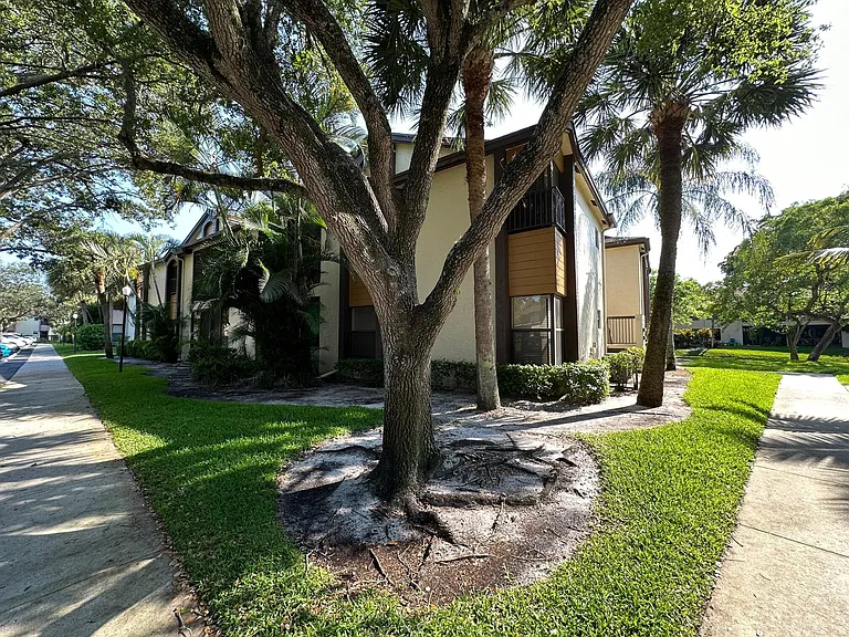 4509 Carambola Cir S #4509 — Photo 26
