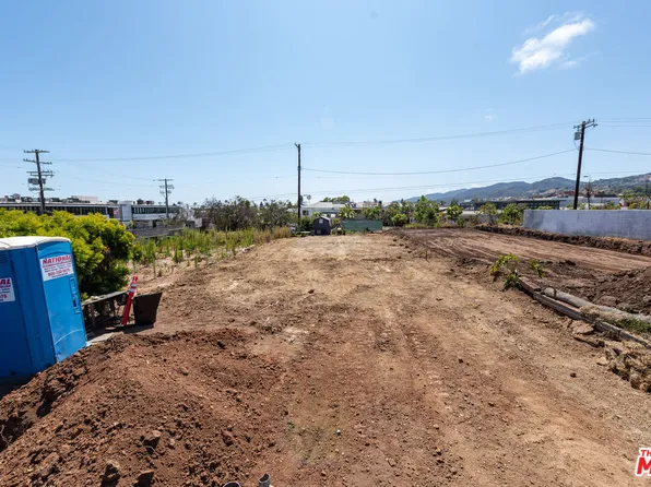 1011 Embury St, Pacific Palisades, CA 90272