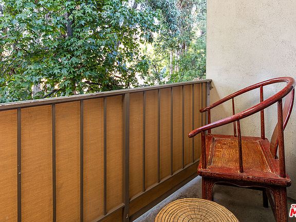 5th image of 525 N Sycamore Ave APT 409