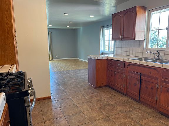 5th image of 17457 Ehle St