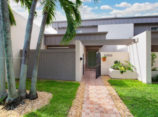 10520 SW 75th Ln, Miami, FL 33173
