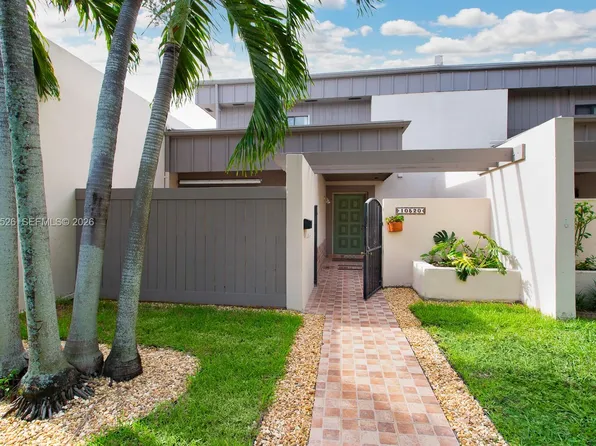 10520 SW 75th Ln, Miami, FL 33173