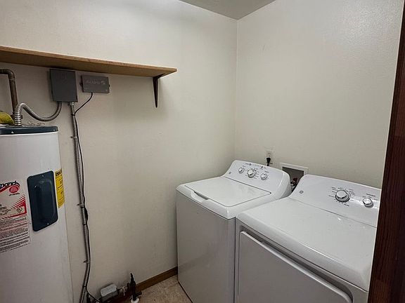 3rd image of 849 6th St #Sgt849b