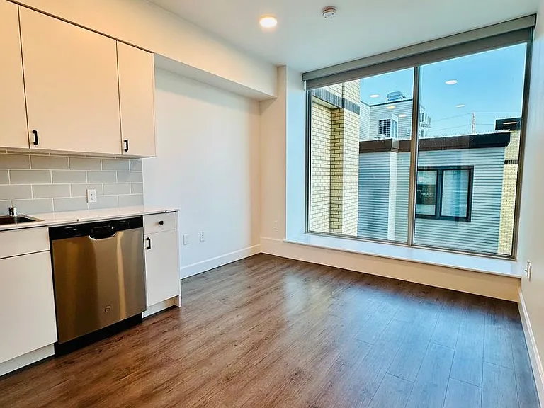 Views on Fifth — Photo 67