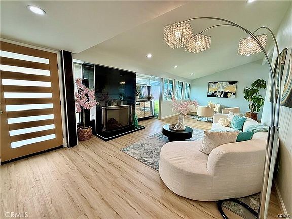 3rd image of 3432 Yellowtail Dr