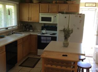 60 Spice Bush Trl, Narragansett, RI 02882