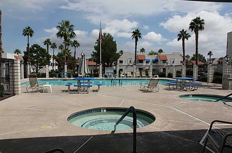 2nd image of 4211 Sanderling Cir Unit 282
