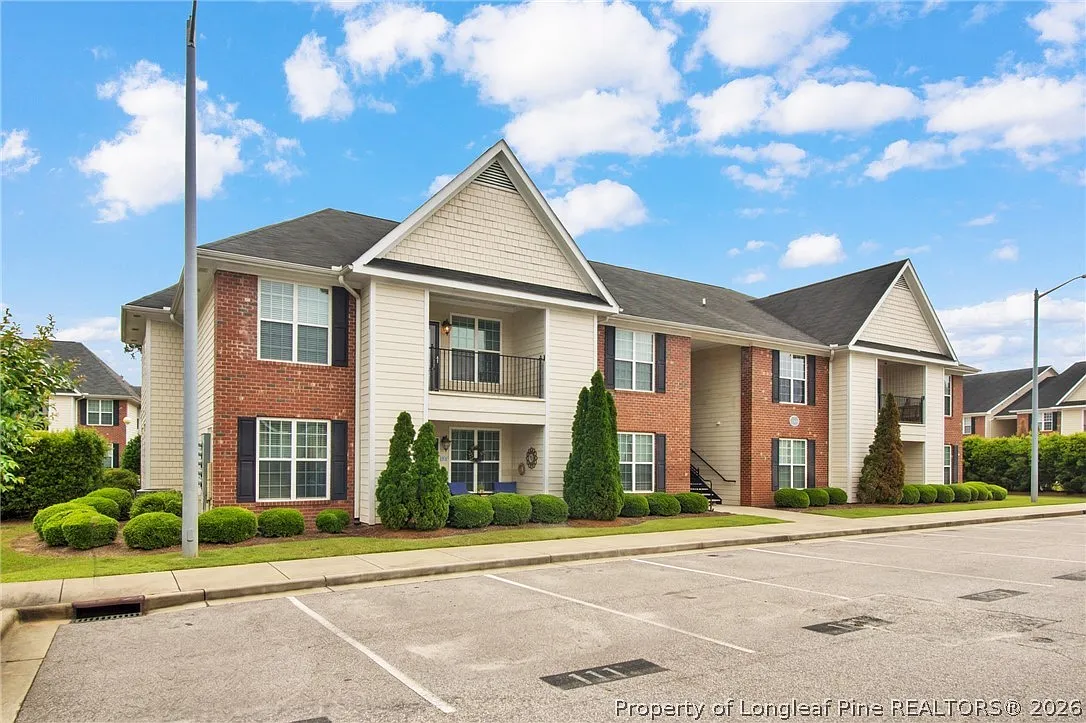 3 bed, 2.0 bath, 1399 sqft, $1,650 — Photo 2